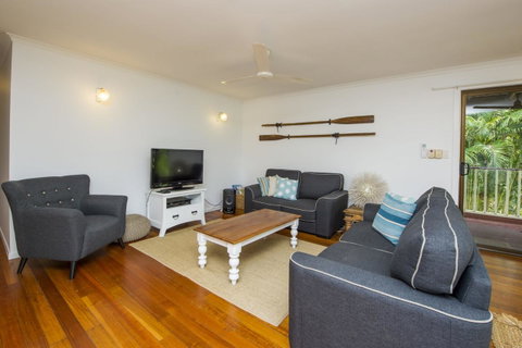 Koorakai - Accommodation Burleigh 2