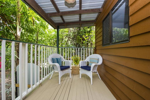Koorakai - Accommodation Burleigh 11