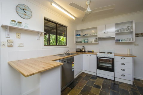 Koorakai - Accommodation Burleigh 4