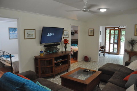 From Bush2Beach Holiday Home - Accommodation Burleigh 16