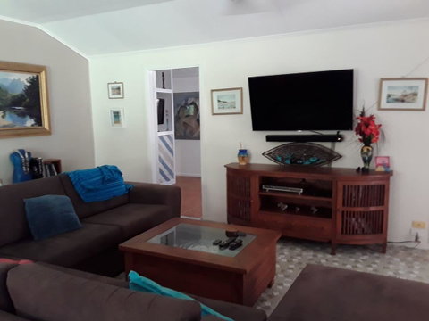 From Bush2Beach Holiday Home - Accommodation Burleigh 25