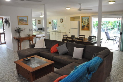 From Bush2Beach Holiday Home - Accommodation Burleigh 23