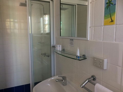 Tropical Palms Resort & 4WD Hire - Accommodation Burleigh 27