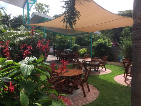 Tropical Palms Resort & 4WD Hire - Accommodation Burleigh 24