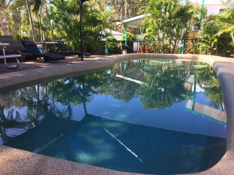 Tropical Palms Resort & 4WD Hire - Accommodation Burleigh 18