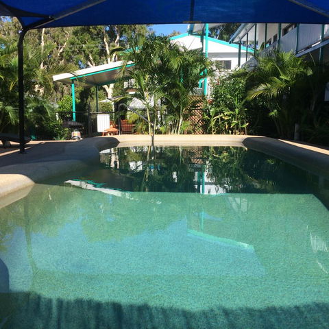 Tropical Palms Resort & 4WD Hire - Accommodation Burleigh 17