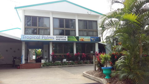 Tropical Palms Resort & 4WD Hire - Accommodation Burleigh 28