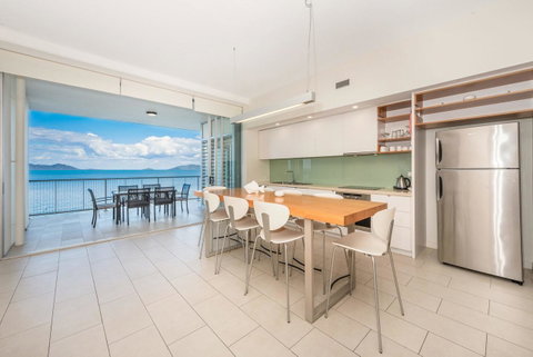 1 Bright Point Apartment 5101 - Accommodation Burleigh 1