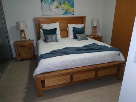 Best At Bright Point Absolute Waterfront Apartment - Accommodation Burleigh 7