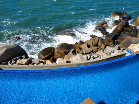 Best At Bright Point Absolute Waterfront Apartment - Accommodation Burleigh 5
