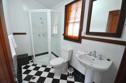 Island Adventure Holiday House - Accommodation Burleigh 1