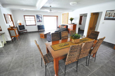 Island Adventure Holiday House - Accommodation Burleigh 7