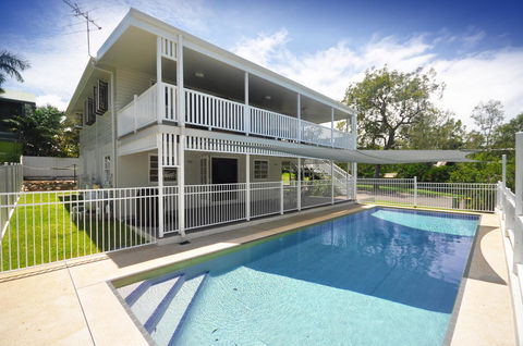 Island Adventure Holiday House - Accommodation Burleigh 13