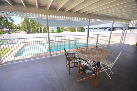 Island Adventure Holiday House - Accommodation Burleigh 9