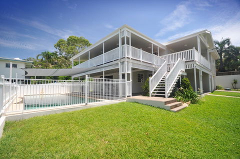 Island Adventure Holiday House - Accommodation Burleigh 10
