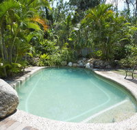 John's Tropical Island Home - Accommodation Burleigh