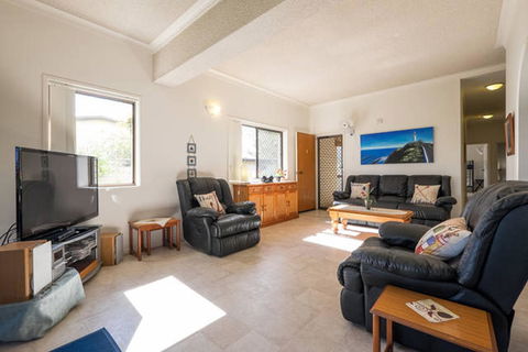 Keith\'s Place, 1 Of The 3 Most Popular Units On Bribie - Accommodation Burleigh 12
