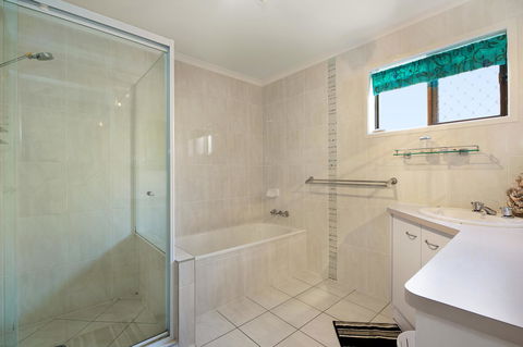 Keith\'s Place, 1 Of The 3 Most Popular Units On Bribie - Accommodation Burleigh 27