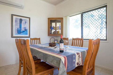 Keith\'s Place, 1 Of The 3 Most Popular Units On Bribie - Accommodation Burleigh 13
