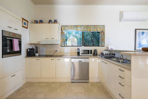 Keith\'s Place, 1 Of The 3 Most Popular Units On Bribie - Accommodation Burleigh 14