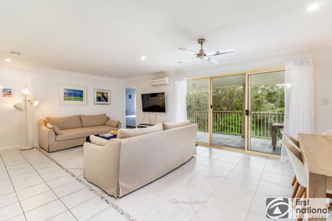 Immaculate Spacious Second Floor Unit Overlooking Pristine Parklands - Accommodation Burleigh 3
