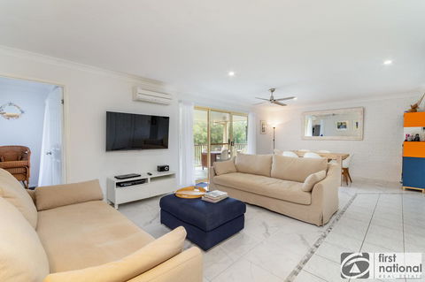 Immaculate Spacious Second Floor Unit Overlooking Pristine Parklands - Accommodation Burleigh 9