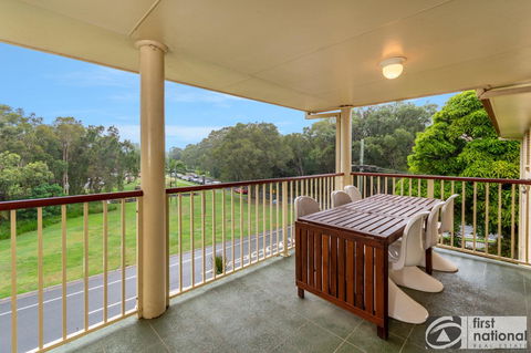 Immaculate Spacious Second Floor Unit Overlooking Pristine Parklands - Accommodation Burleigh 0
