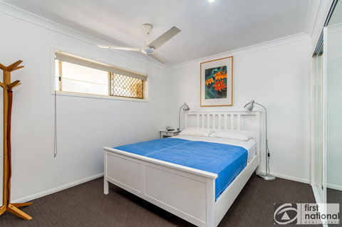 Immaculate Spacious Second Floor Unit Overlooking Pristine Parklands - Accommodation Burleigh 8
