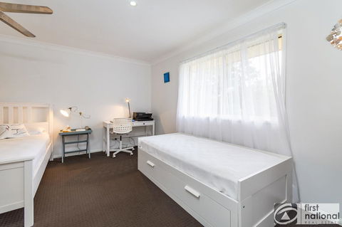 Immaculate Spacious Second Floor Unit Overlooking Pristine Parklands - Accommodation Burleigh 4