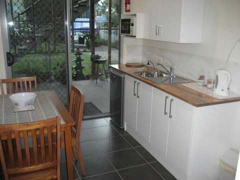Sue's Place - Accommodation Burleigh 4