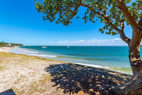 First Floor, Air Conditioned, Free Wi-Fi! - Accommodation Burleigh 9