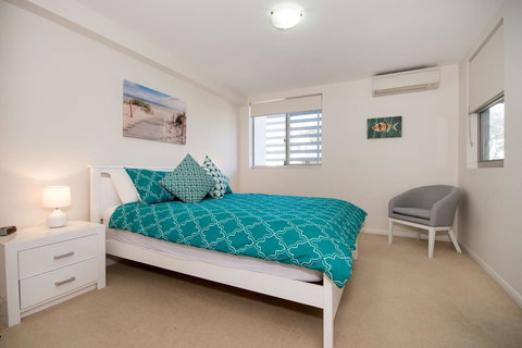 First Floor, Air Conditioned, Free Wi-Fi! - Accommodation Burleigh 15