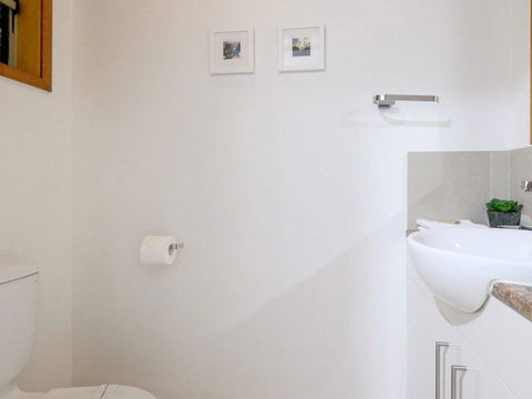 Claytons 1 By Discover Stradbroke - Accommodation Burleigh 5