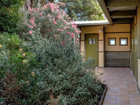 Claytons 1 By Discover Stradbroke - Accommodation Burleigh 1