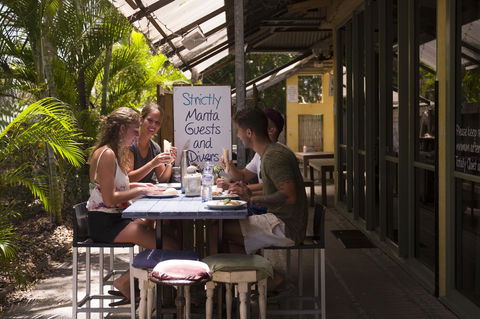 Manta Lodge YHA & Scuba Centre - Accommodation Burleigh 7