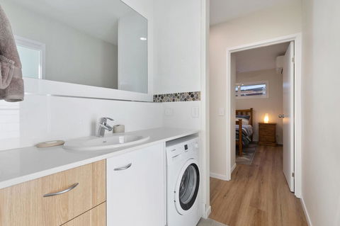 Day Dreaming - Accommodation Burleigh 2