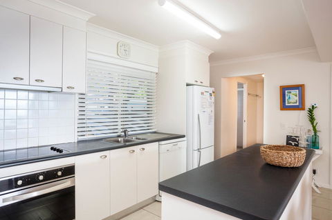 Seychelles Down - Accommodation Burleigh 14