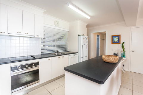 Seychelles Down - Accommodation Burleigh 15