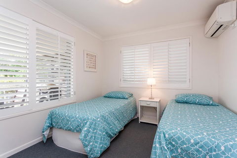 Seychelles Down - Accommodation Burleigh 19