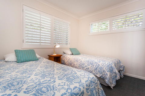 Seychelles Down - Accommodation Burleigh 21