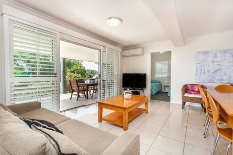 Seychelles Down - Accommodation Burleigh 11