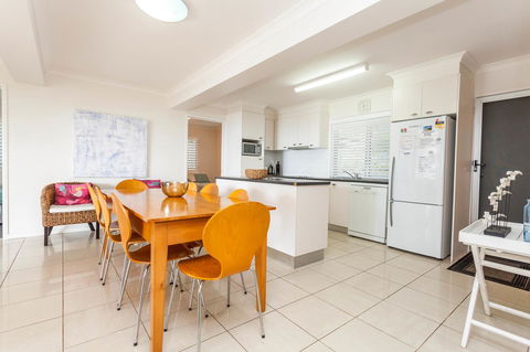 Seychelles Down - Accommodation Burleigh 8