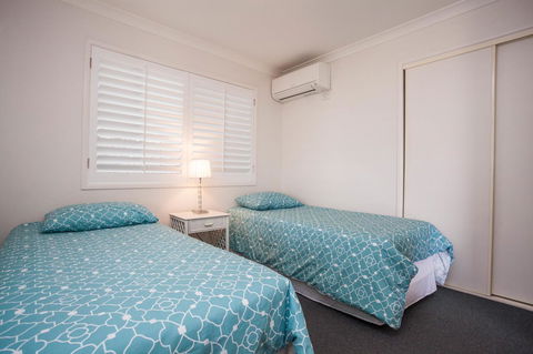 Seychelles Down - Accommodation Burleigh 20