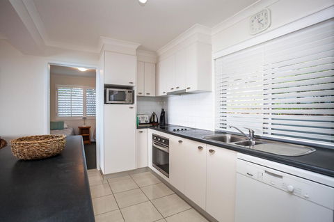 Seychelles Down - Accommodation Burleigh 16