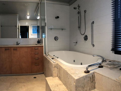 Tugtullum - Accommodation Burleigh 8