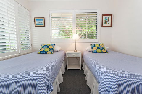 Seychelles Up - Accommodation Burleigh 24