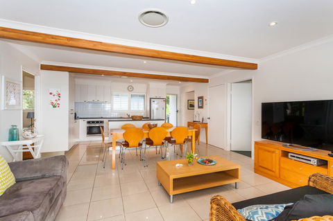 Seychelles Up - Accommodation Burleigh 16