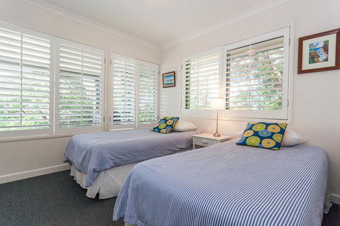 Seychelles Up - Accommodation Burleigh 23
