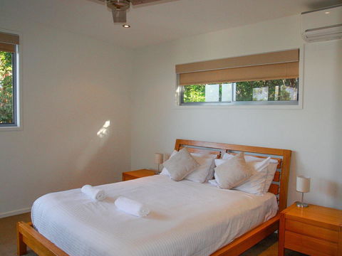 Seagrass - Accommodation Burleigh 5