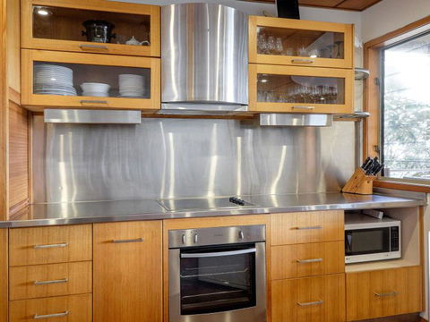 Claytons 9 - Accommodation Burleigh 6
